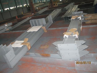 Porcellana Costruzioni d'acciaio industriali di montaggio dell'acciaio per costruzioni edili per la struttura del magazzino fornitore