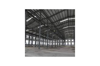 Porcellana Costruzioni galvanizzate del magazzino di montaggi dell'acciaio per costruzioni edili coperte dal pannello di rivestimento della parete fornitore