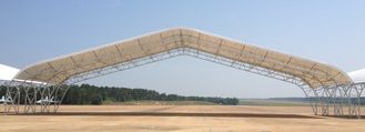 Porcellana Costruzioni stridenti d'acciaio prefabbricate del hangar per aerei della capriata con la grande portata fornitore