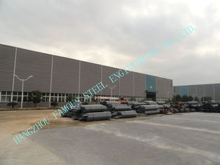 Porcellana 75 x 95 costruzioni d'acciaio industriali prefabbricate di Multispan ASTM, Camera di stoccaggio della pittura ignifuga fornitore