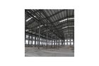Porcellana Costruzioni galvanizzate del magazzino di montaggi dell&#039;acciaio per costruzioni edili coperte dal pannello di rivestimento della parete fabbrica