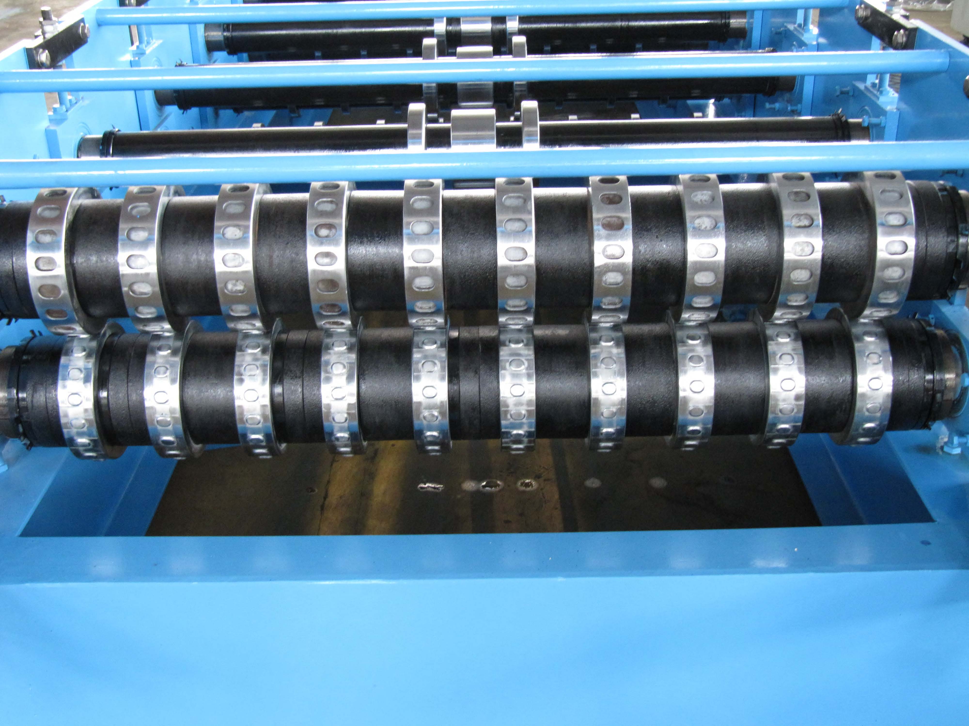 Rotolo ondulato colonna che forma macchina per il Decking della struttura d'acciaio