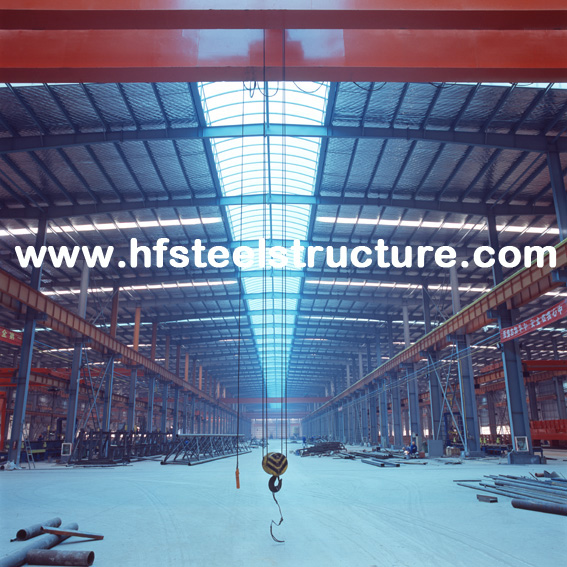 Costruzioni galvanizzate del magazzino di montaggi dell'acciaio per costruzioni edili coperte dal pannello di rivestimento della parete